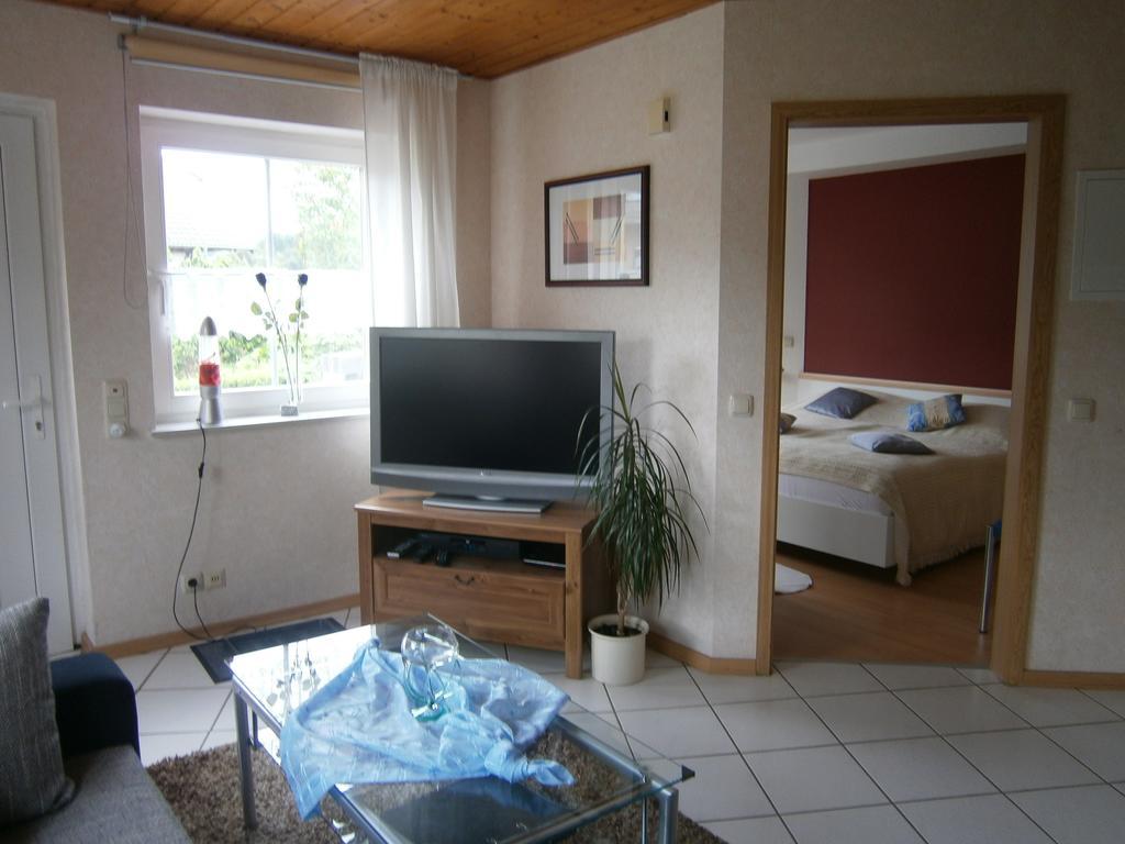 Eifeler Ferienwohnung Nettersheim Zimmer foto